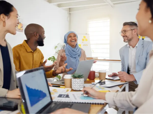 Tehokas tiimin lomien hallinta esihenkilölle