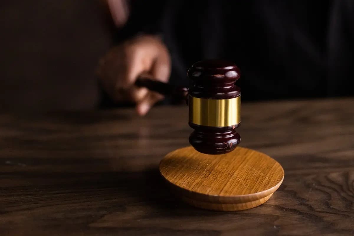 Arbeitszeiterfassung: Verdachtskündigung bei Betrug